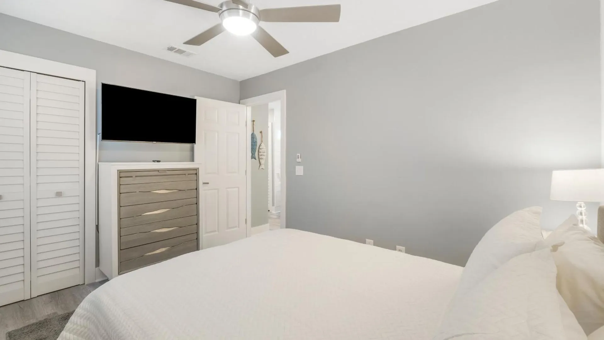 Blue & Red Neptune By Nautical Properties Vacation Rentals Panama City Beach 0*,  ABD
