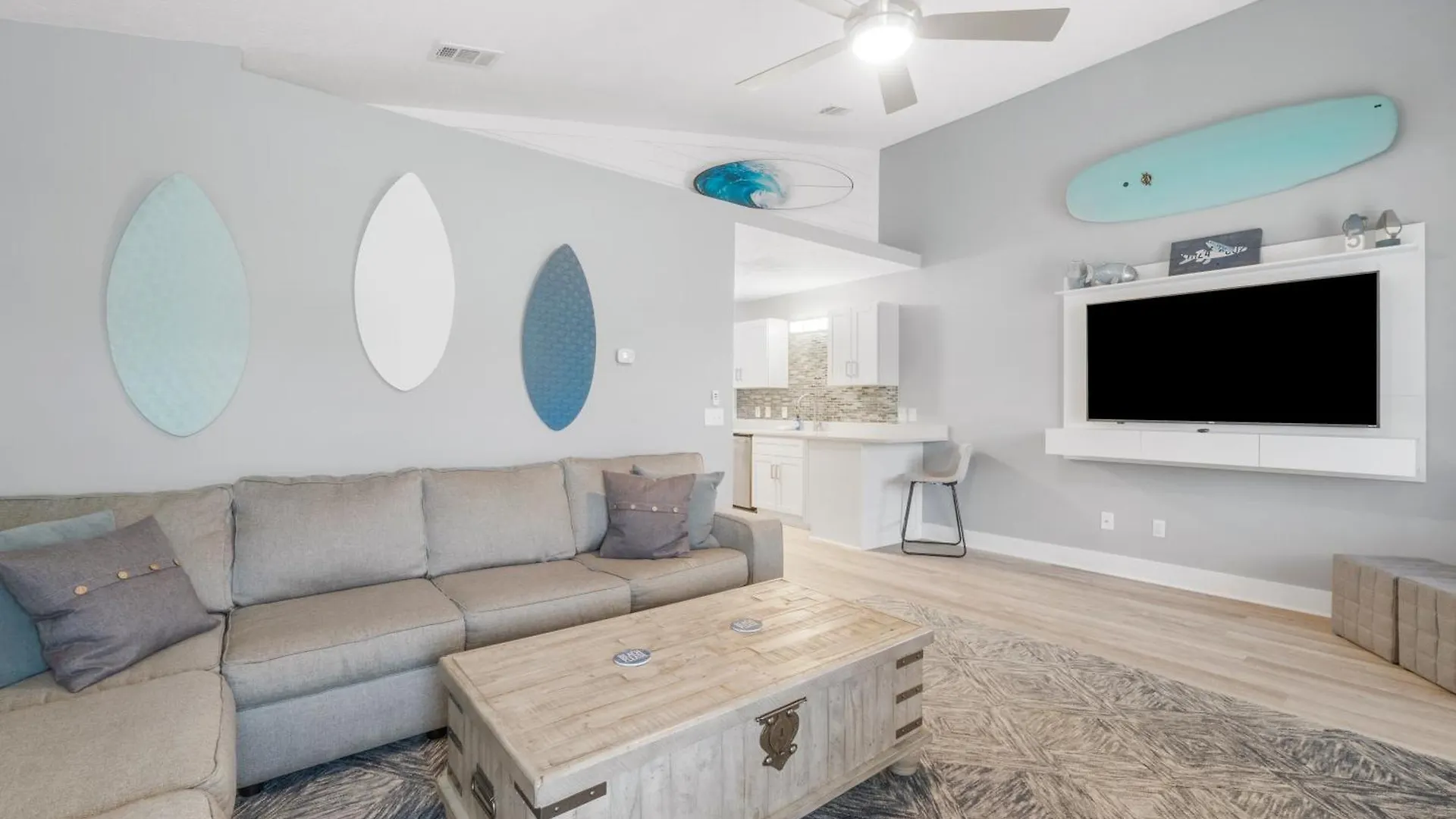 Blue & Red Neptune By Nautical Properties Vacation Rentals Panama City Beach 0*,  ABD