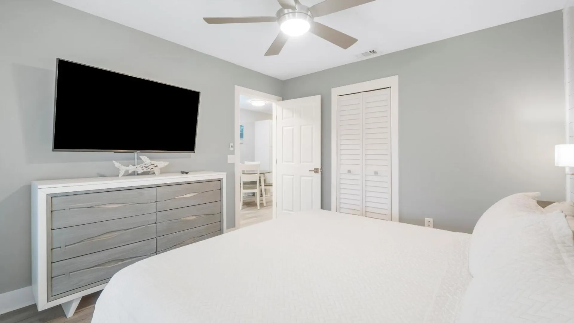 Blue & Red Neptune By Nautical Properties Vacation Rentals Panama City Beach Holiday home